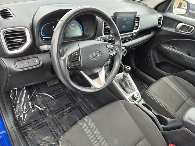 Used 2025 Hyundai Venue SEL FWD image 10