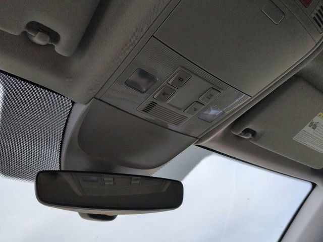 Used 2025 Volkswagen Taos SE FWD image 23