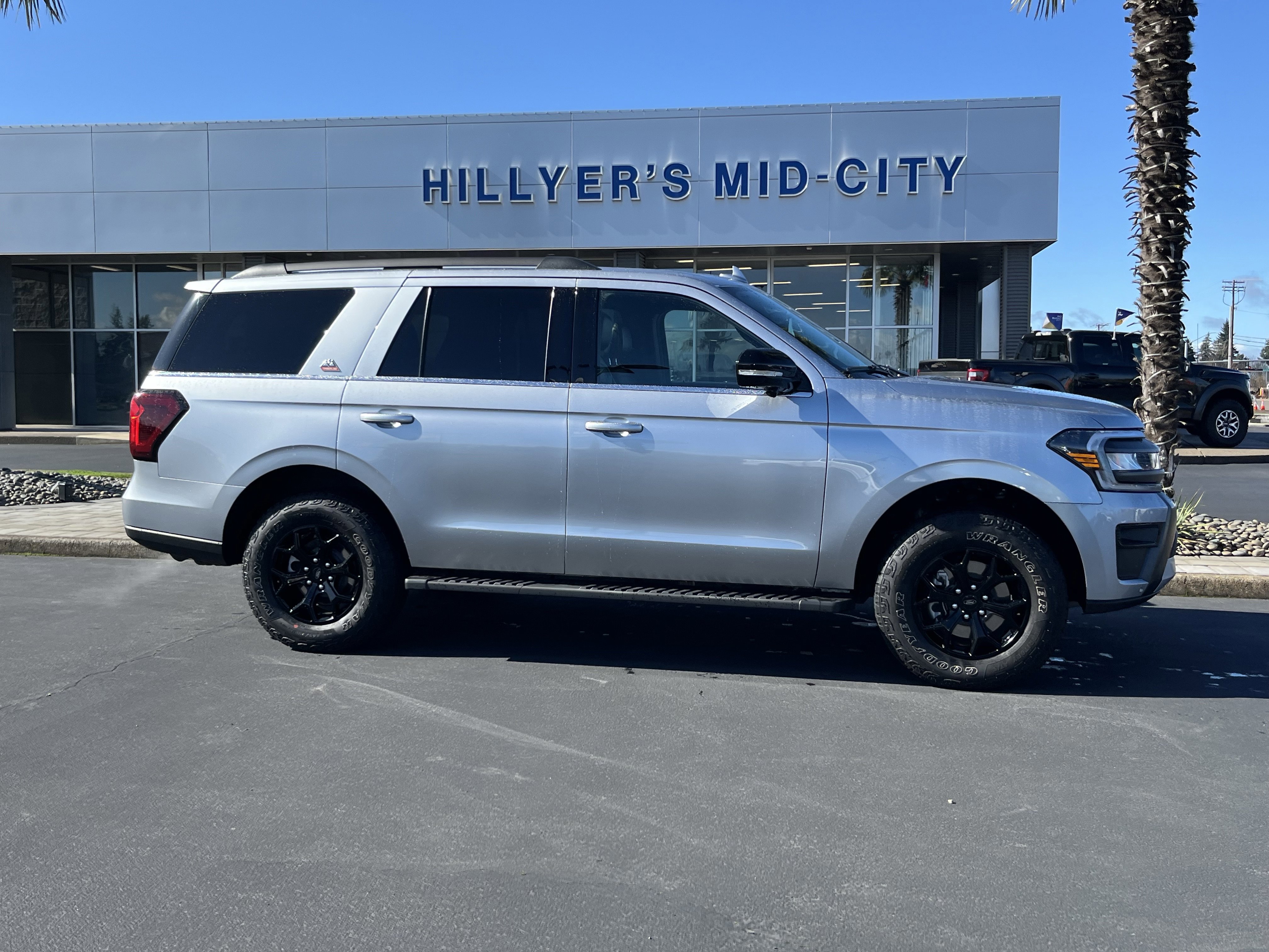 Certified 2024 Ford Expedition Timberline image 2