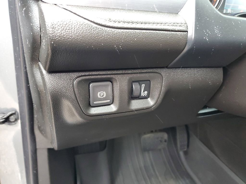 Used 2023 GMC Acadia SLE w/ Driver Convenience Package image 18