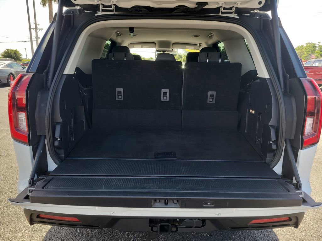 Certified 2025 Ford Expedition Active RWD image 7