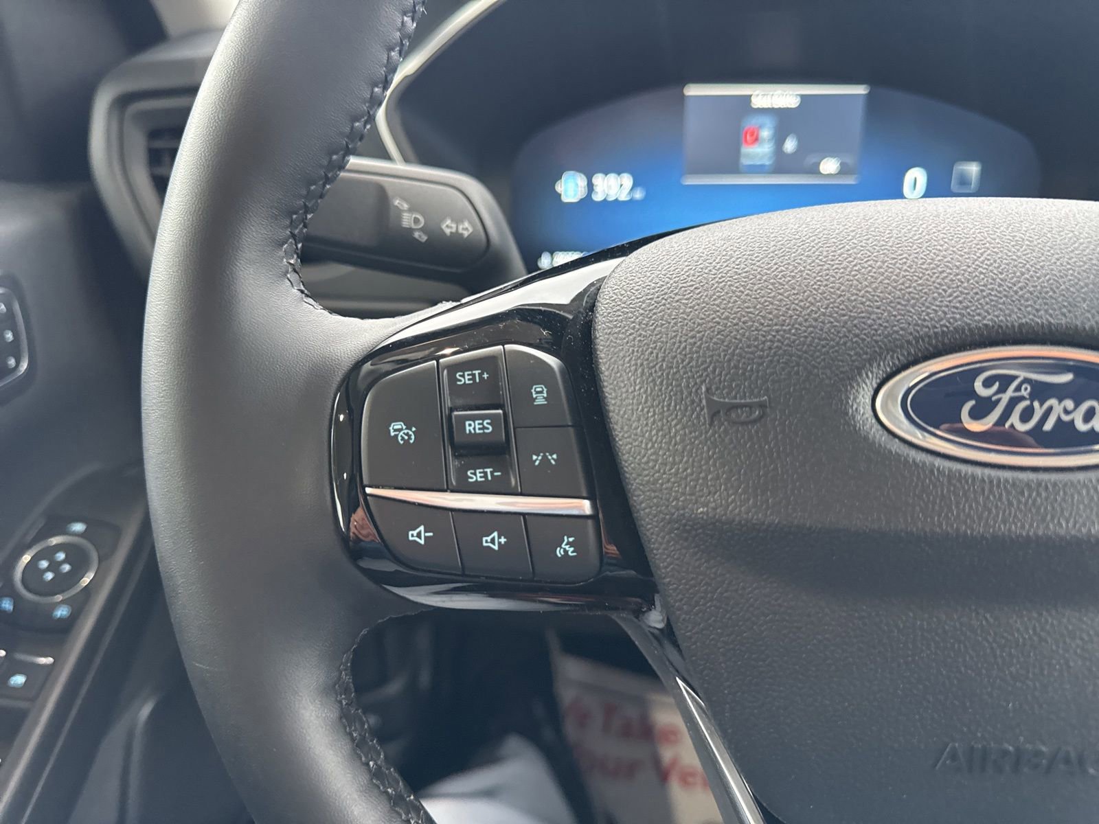 Certified 2023 Ford Escape Platinum image 29