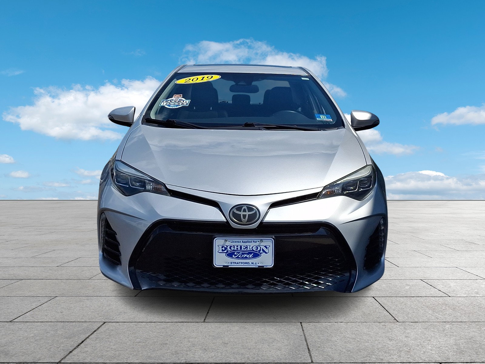 Used 2019 Toyota Corolla SE w/ SE Premium Package FWD image 2