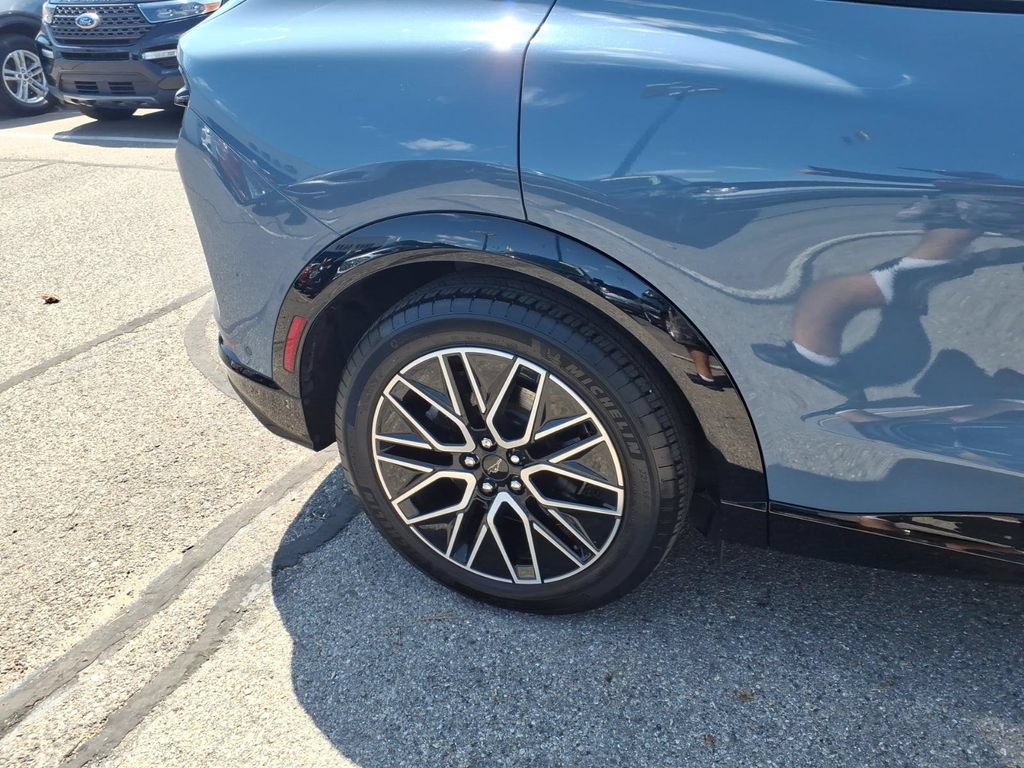 Certified 2024 Ford Mustang Mach-E Premium AWD/4WD image 4