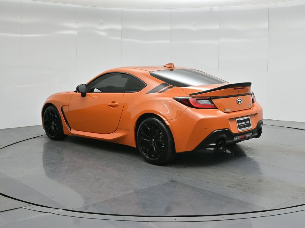 Used 2023 Toyota GR86 10th Anniversary SE RWD image 6
