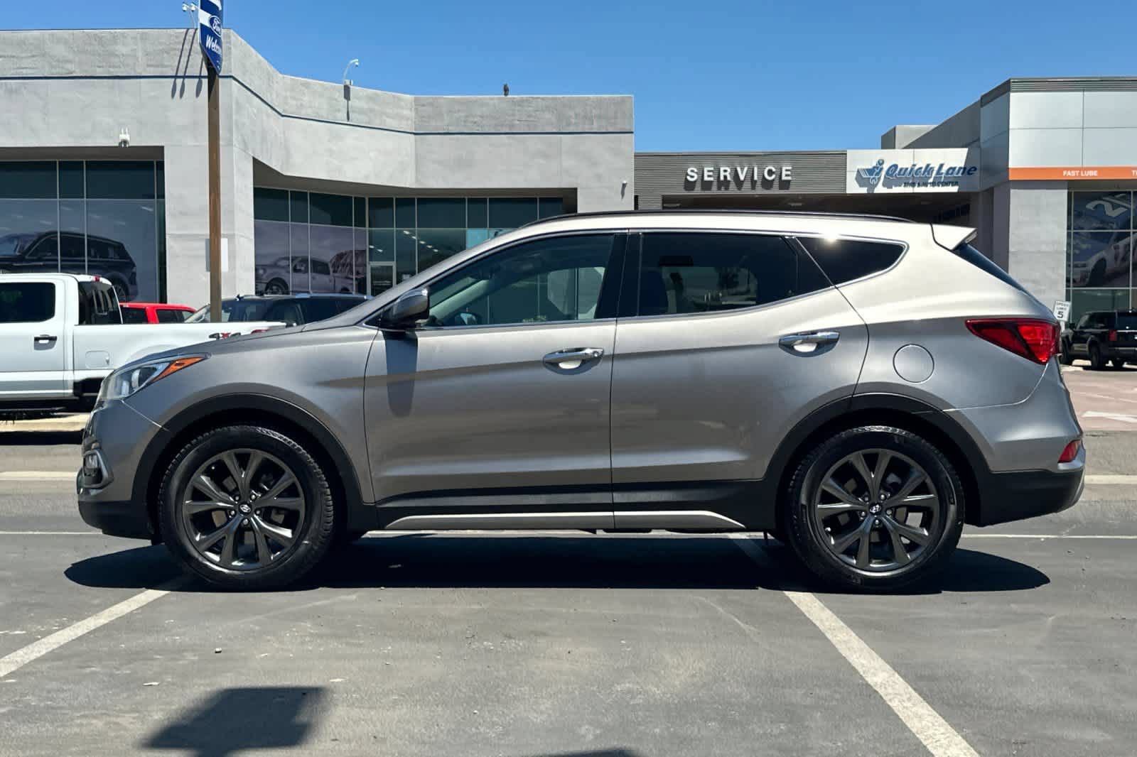 Used 2017 Hyundai Santa Fe Sport w/ 2.0T Ultimate Tech Package 05 FWD image 5