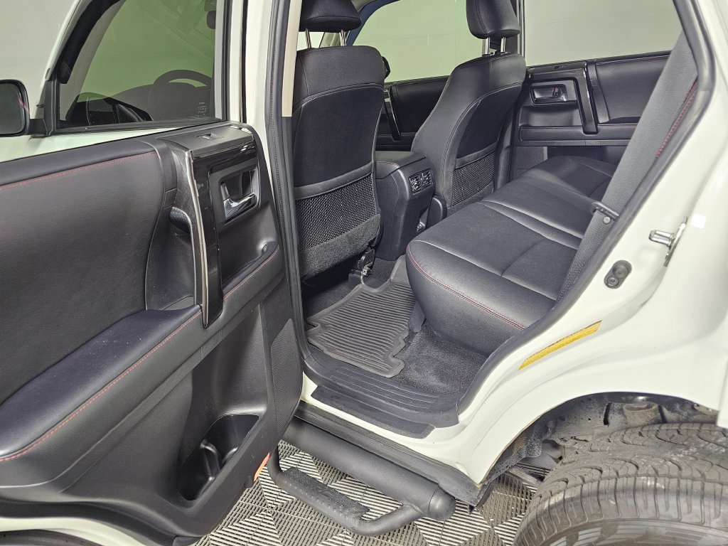 Used 2021 Toyota 4Runner TRD Off-Road Premium w/ Moonroof Package AWD/4WD image 17