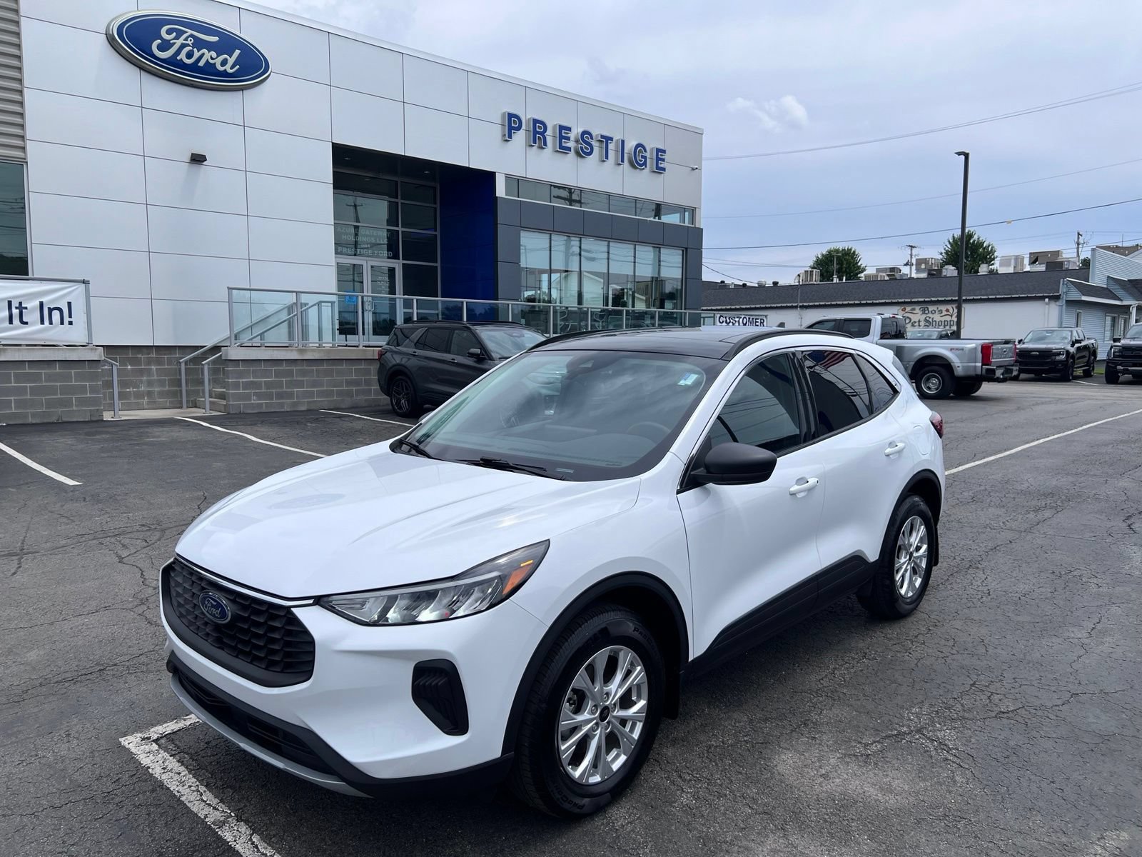 Certified 2024 Ford Escape Active w/ Tech Pack #1 AWD/4WD image 3