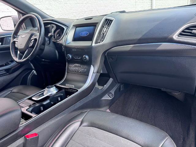 Certified 2020 Ford Edge ST-Line w/ Cold Weather Package AWD/4WD image 19