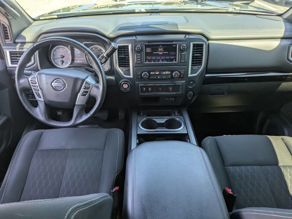 Used 2019 Nissan Titan SV w/ SV Convenience Package RWD image 15