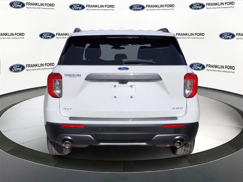 Certified 2022 Ford Explorer XLT w/ Equipment Group 202A image 4