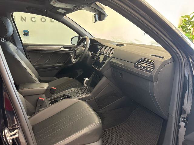 Used 2024 Volkswagen Tiguan SE R-Line FWD image 6