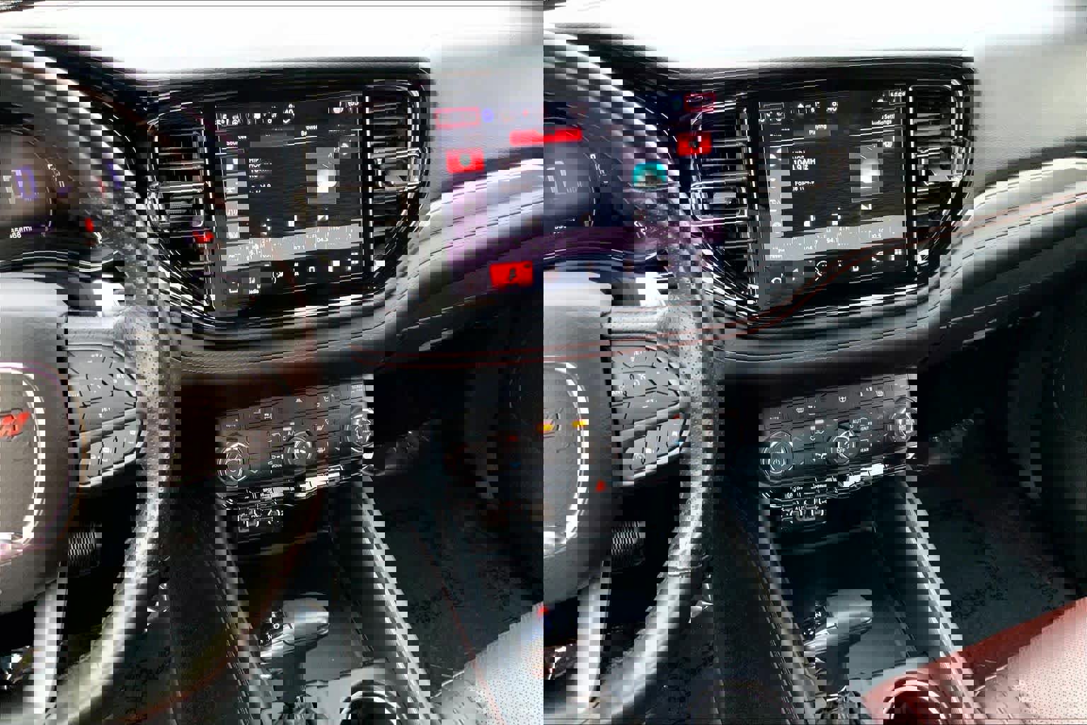 Used 2024 Dodge Durango GT image 8