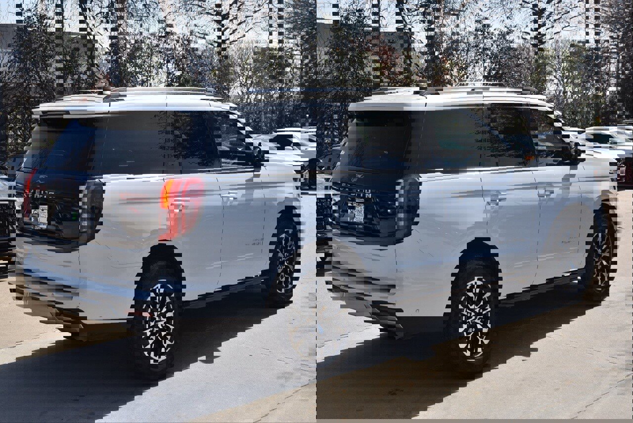 Certified 2025 Ford Expedition Platinum image 8