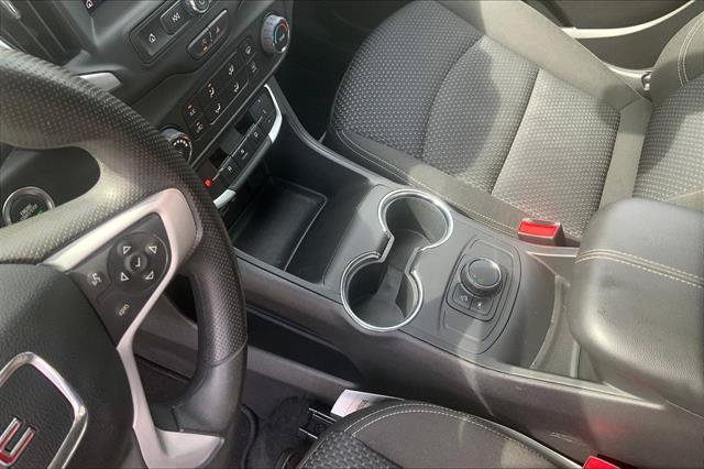 Used 2024 GMC Terrain SLE FWD image 17