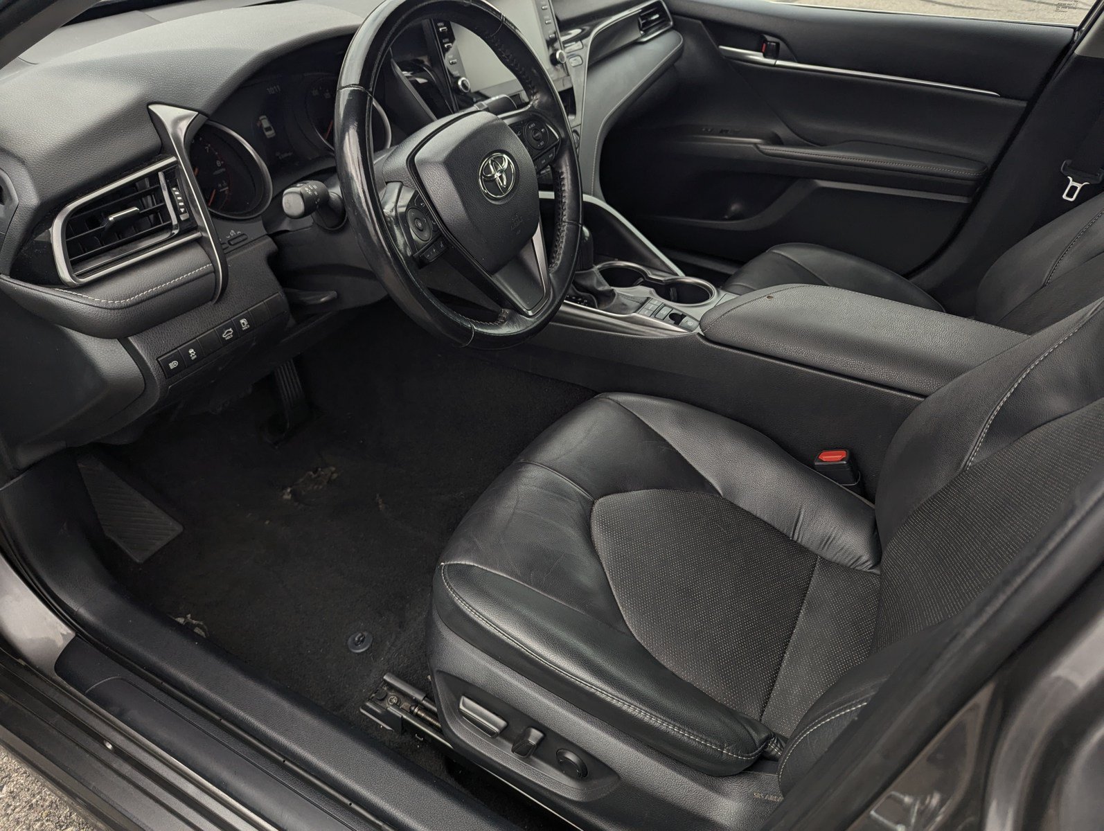 Used 2024 Toyota Camry XSE FWD image 5