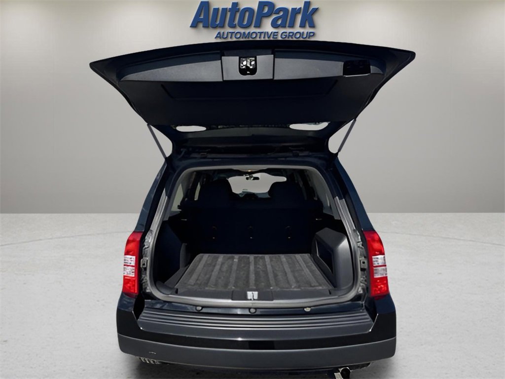 Used 2017 Jeep Patriot Latitude image 10