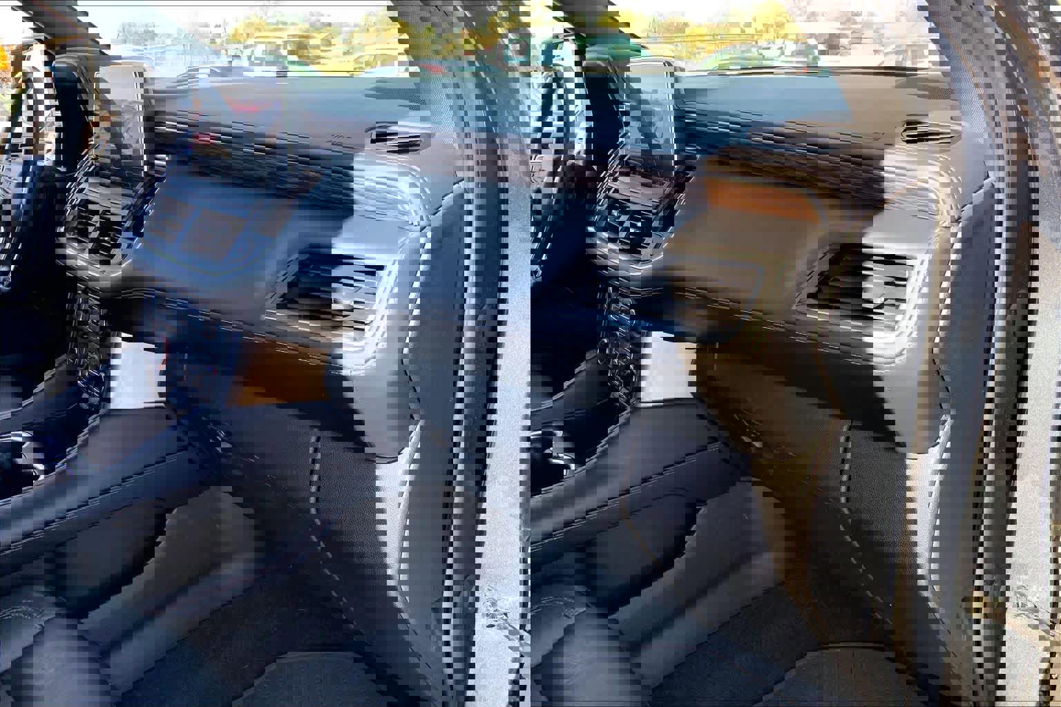 Used 2021 Chevrolet Tahoe Z71 w/ Z71 Signature Package image 35