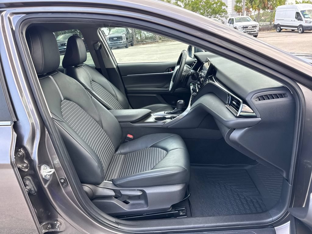 Used 2021 Toyota Camry SE FWD image 24