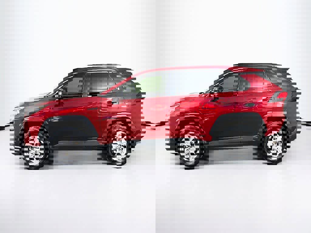 Used 2021 Toyota RAV4 LE image 2