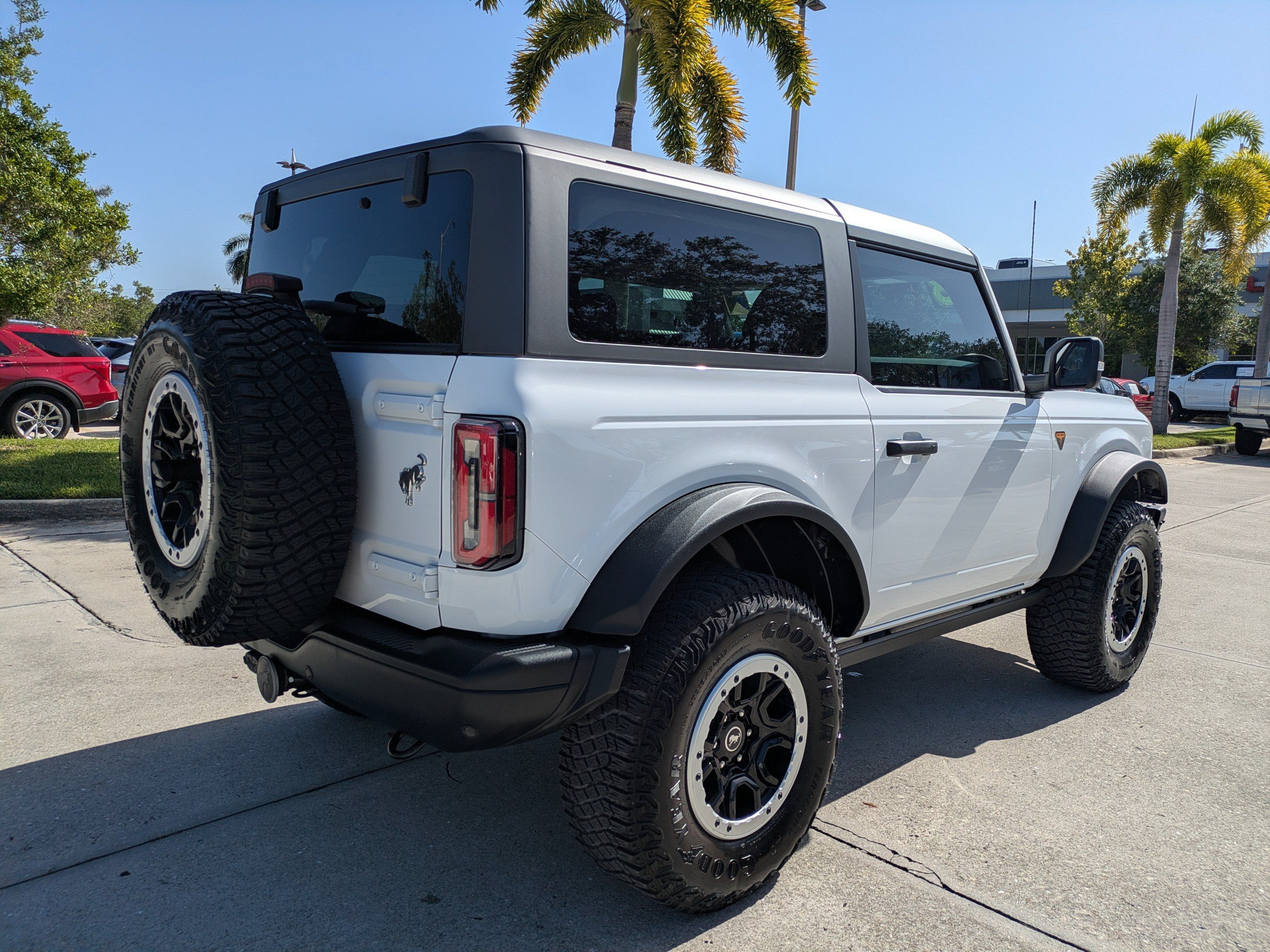 Certified 2023 Ford Bronco Badlands w/ Sasquatch Package AWD/4WD image 4