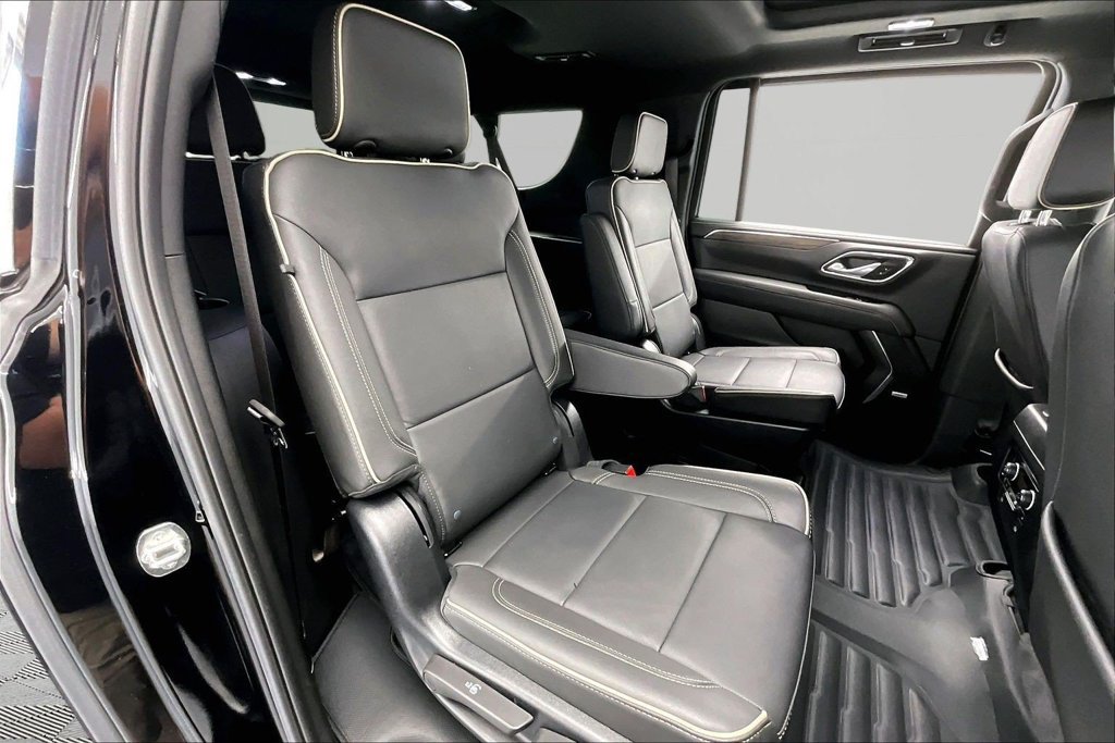 Used 2024 Chevrolet Suburban Premier AWD/4WD image 27