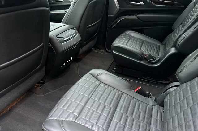 Used 2023 Cadillac Escalade Premium Luxury Platinum image 9