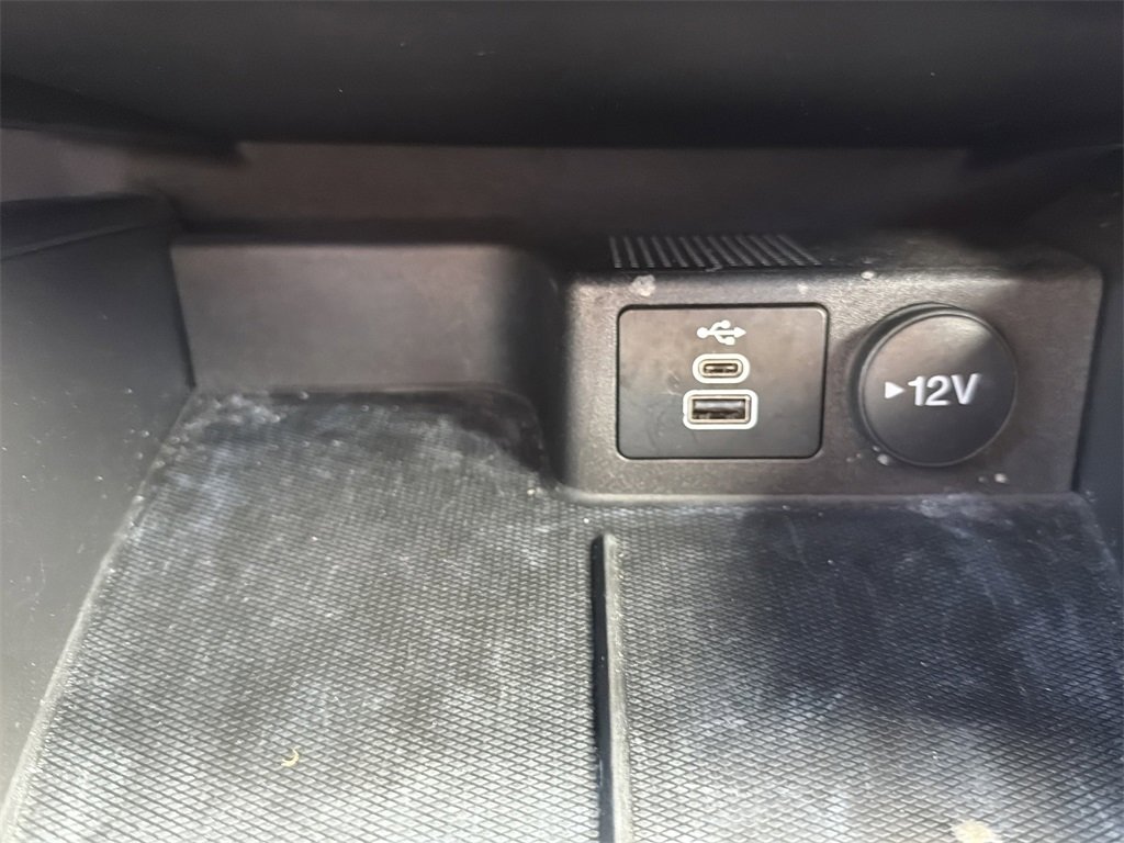 Certified 2025 Ford Escape ST-Line image 30