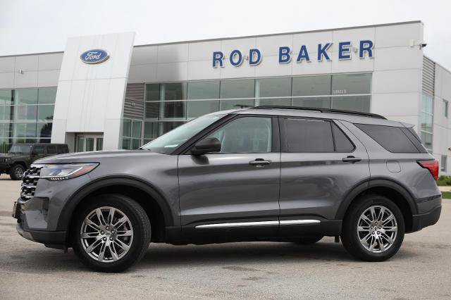 Certified 2025 Ford Explorer Active w/ Active Comfort Package AWD/4WD image 3