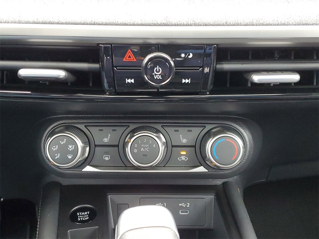 Used 2025 Nissan Kicks SV w/ SV Premium Package image 23