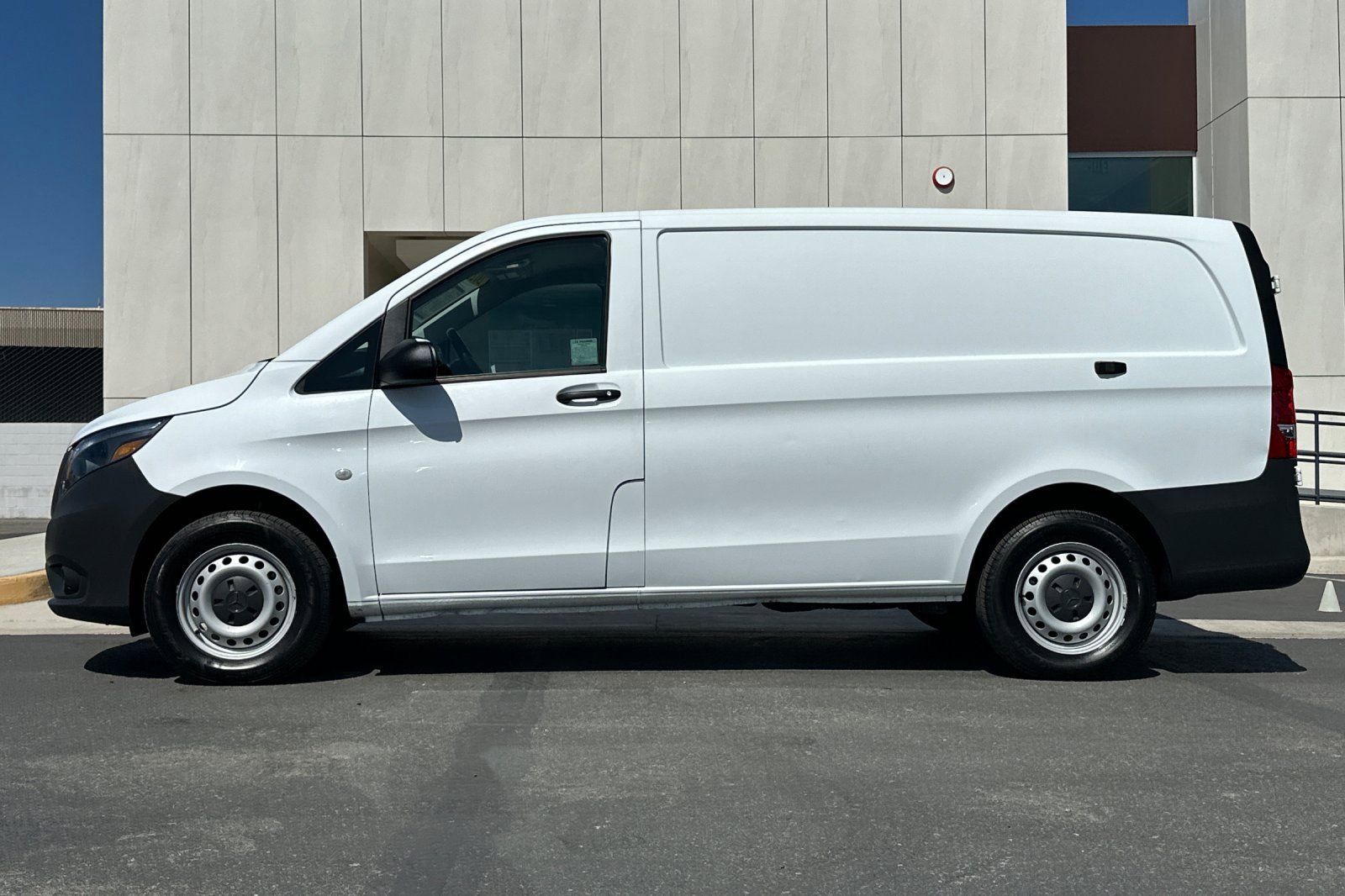 Used 2022 Mercedes-Benz Metris image 6