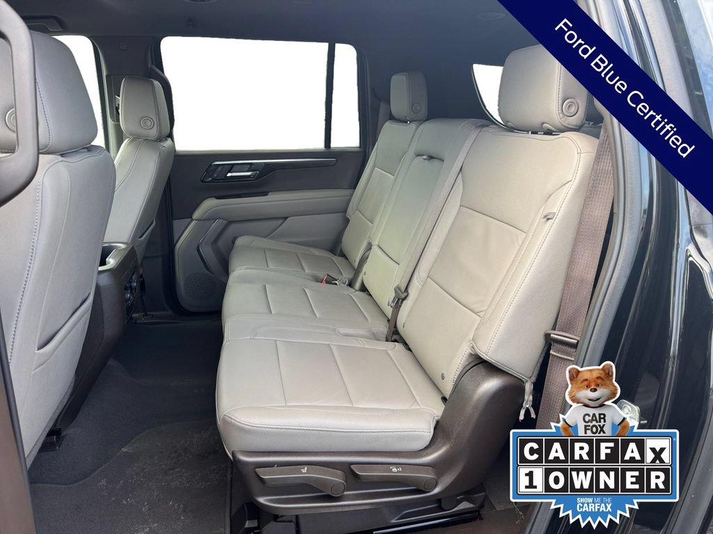 Used 2025 Chevrolet Suburban LT RWD image 18