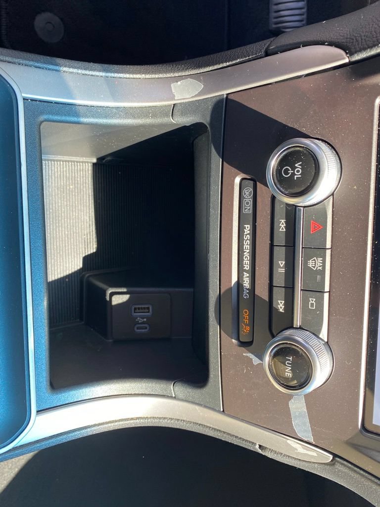 Certified 2021 Ford Edge SE FWD image 18