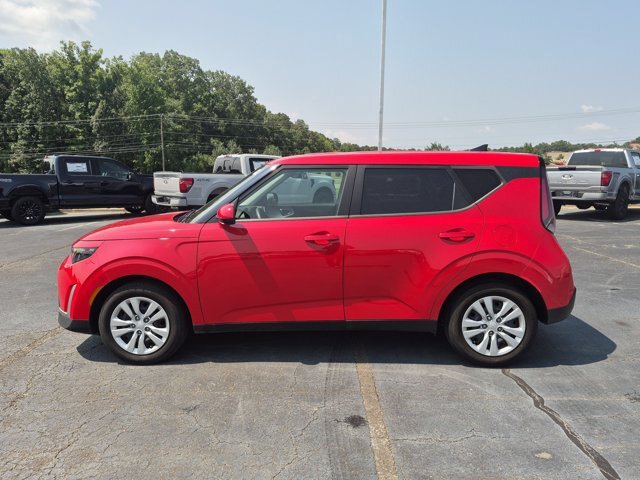 Used 2023 Kia Soul LX FWD image 7