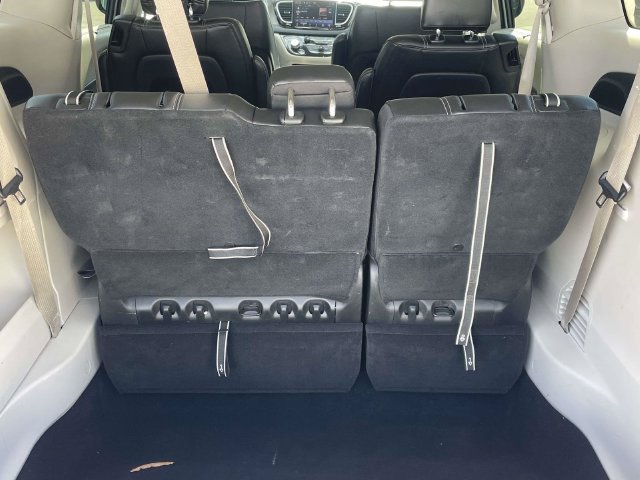 Used 2024 Chrysler Pacifica Touring-L FWD image 30