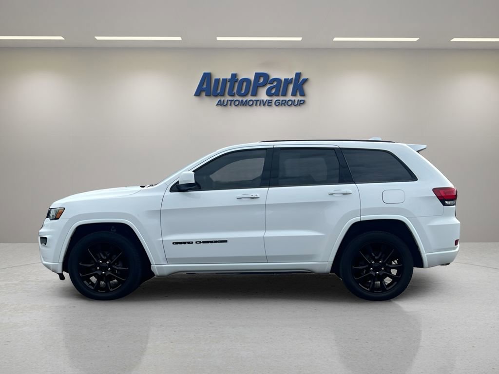 Used 2020 Jeep Grand Cherokee Altitude AWD/4WD image 4