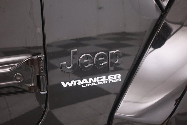 Used 2021 Jeep Wrangler Unlimited Sahara AWD/4WD image 15