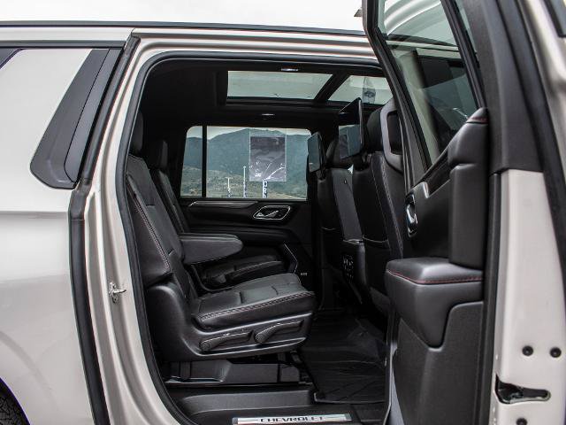 Used 2023 Chevrolet Suburban RST w/ Luxury Package AWD/4WD image 27