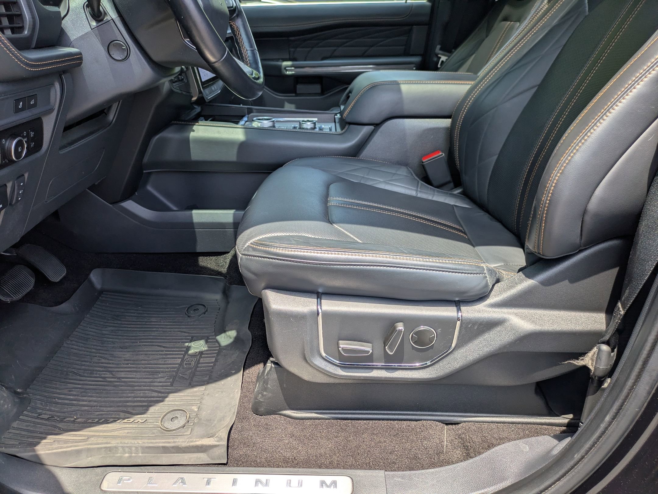 Certified 2023 Ford Expedition Platinum AWD/4WD image 13