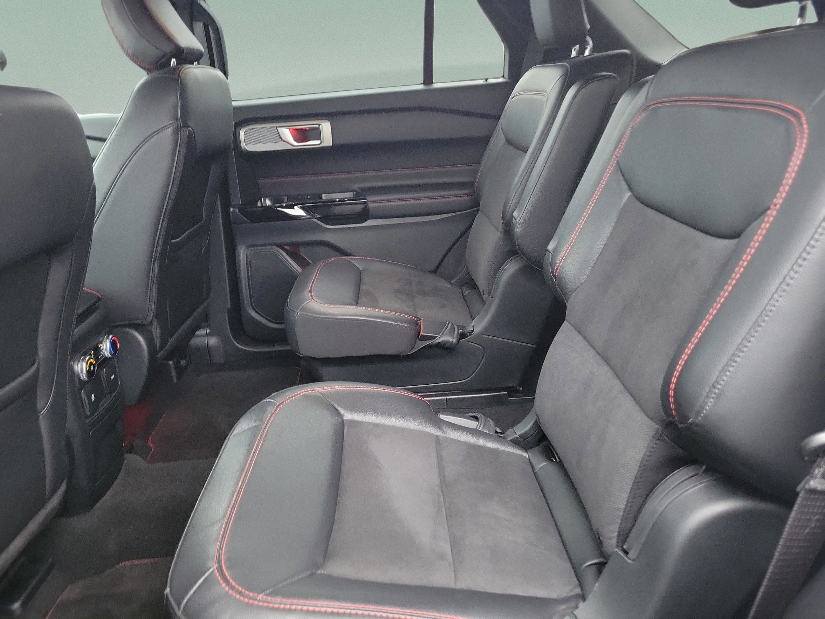 Certified 2023 Ford Explorer ST-Line w/ Class IV Trailer Tow Package image 15