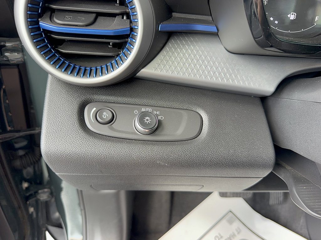 Used 2025 Chevrolet Trax LS FWD image 23