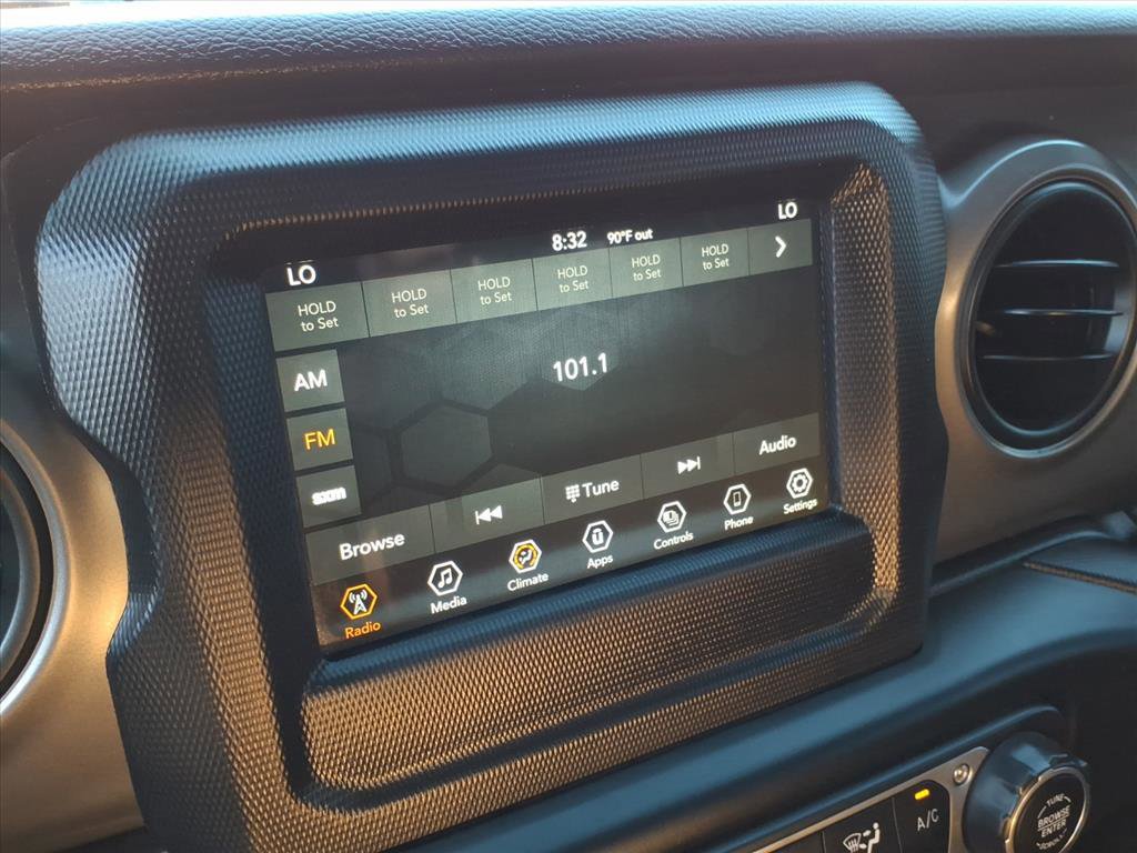 Used 2022 Jeep Gladiator Willys image 21