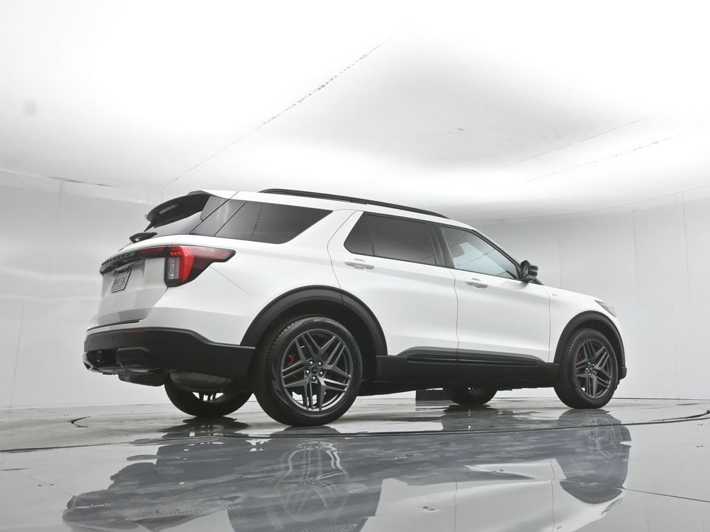 Certified 2025 Ford Explorer ST-Line w/ Premium Package RWD image 52