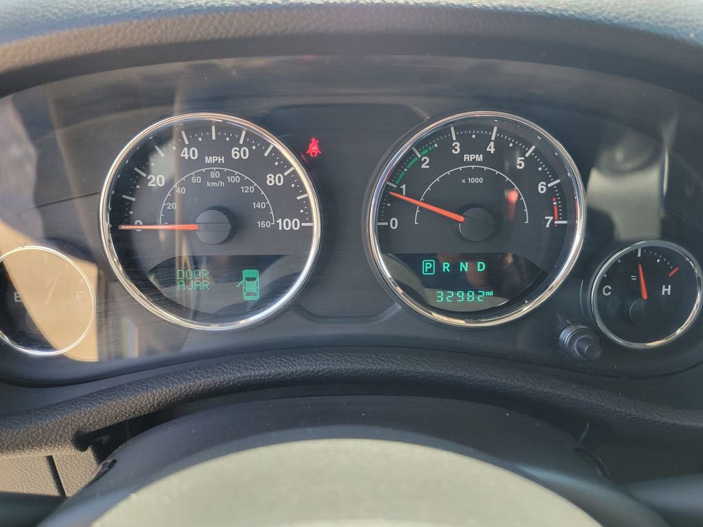 Used 2017 Jeep Wrangler Unlimited Sport w/ Connectivity Group AWD/4WD image 23