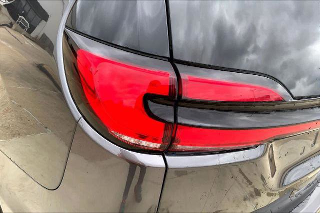 Used 2023 Chrysler Pacifica Limited w/ S Appearance Package image 29