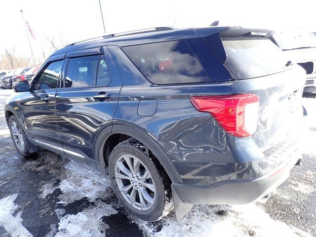 Certified 2022 Ford Explorer Limited w/ Equipment Group 301A image 3