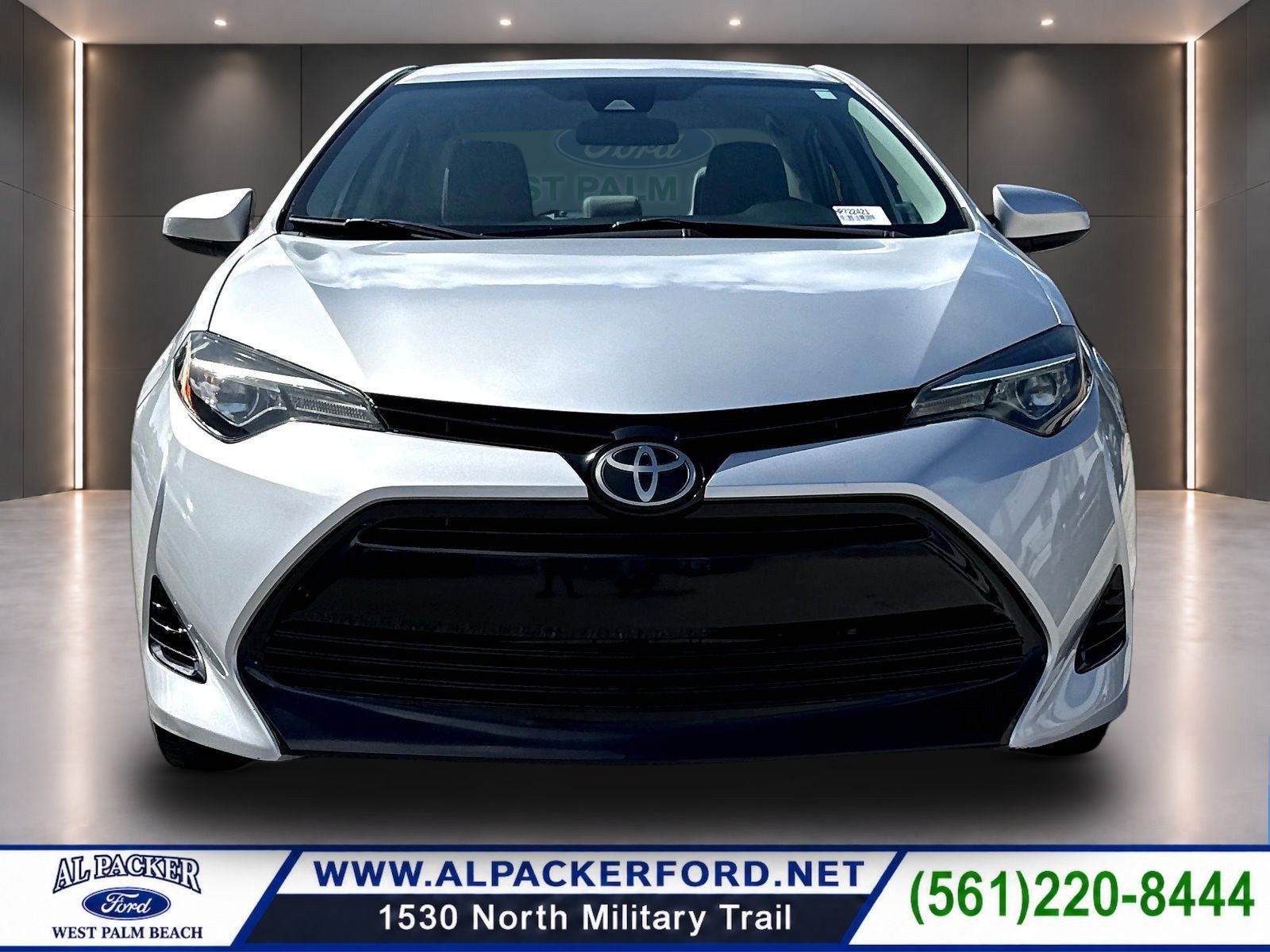 Used 2017 Toyota Corolla LE FWD image 2