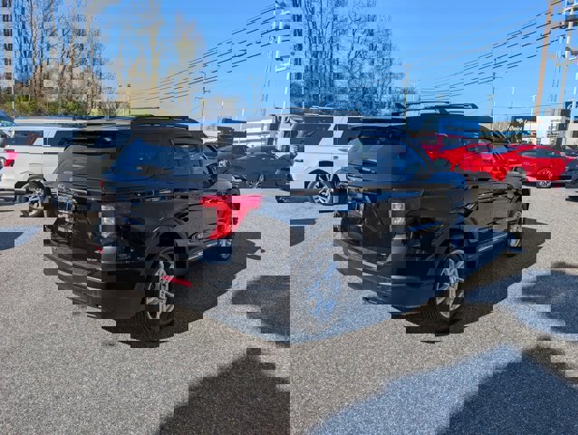 Certified 2024 Ford Explorer XLT image 5