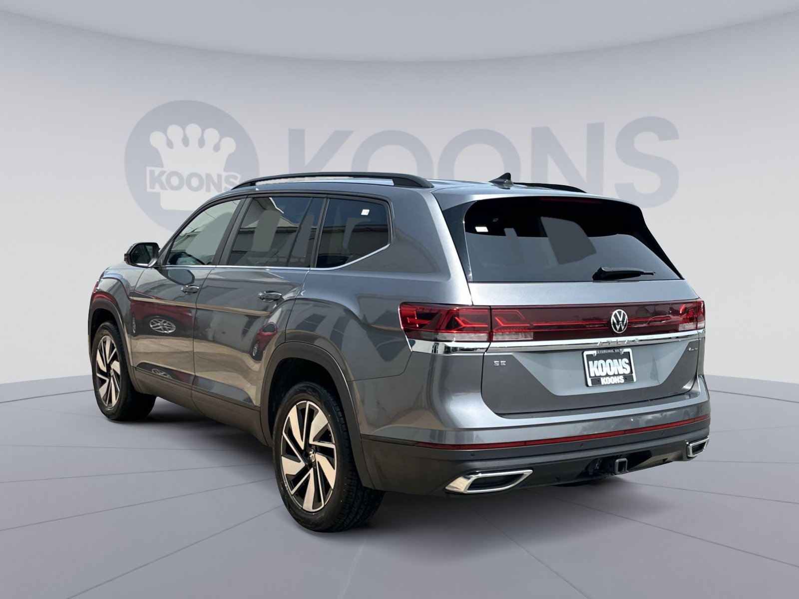 Used 2025 Volkswagen Atlas SE AWD/4WD image 8