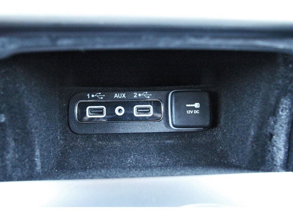 Used 2020 Jeep Grand Cherokee Laredo w/ 18" Wheel & 8.4" Radio Group image 28